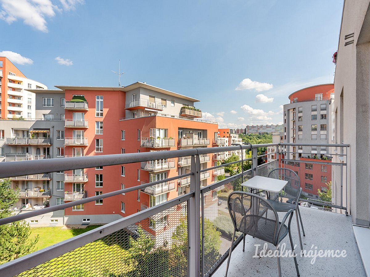Pronájem bytu 2+kk 52 m² – fotografie 2
