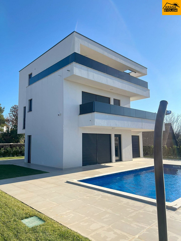 Prodej domu 550 m² s pozemkem 971 m²