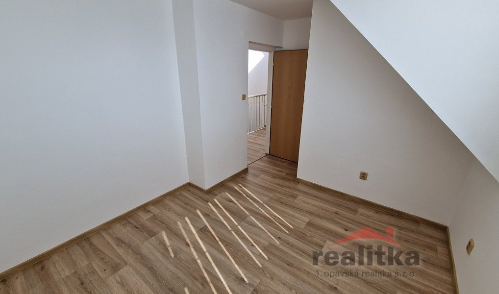 Pronájem domu 140 m² s pozemkem 370 m², Opava – náhled fotky 23