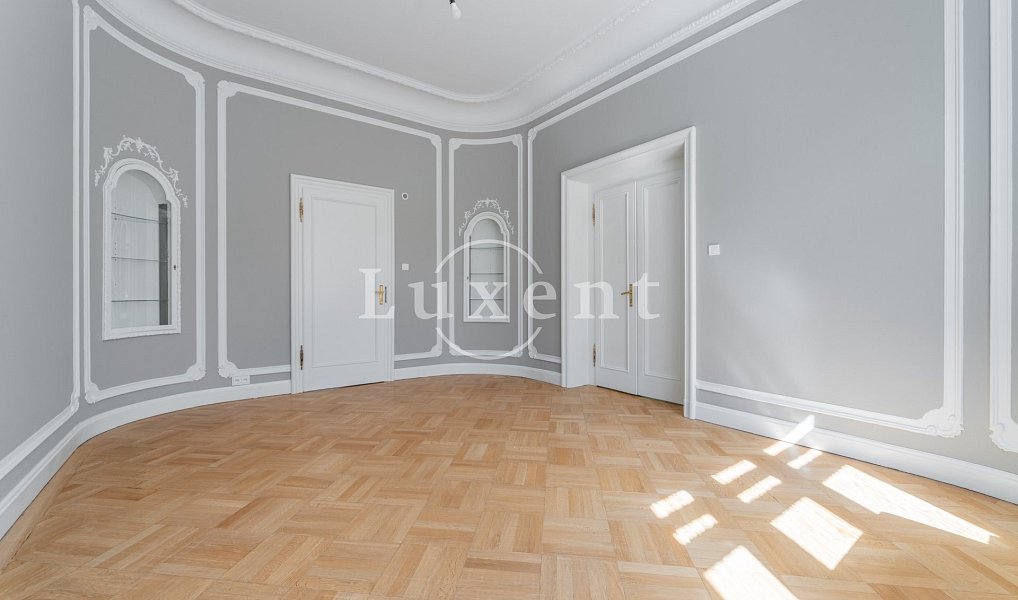 Prodej domu 726 m² s pozemkem 945 m², Praha – náhled fotky 13