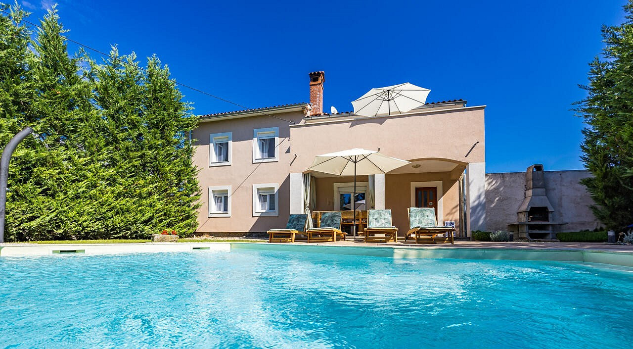 Prodej domu 146 m² s pozemkem 146 m²