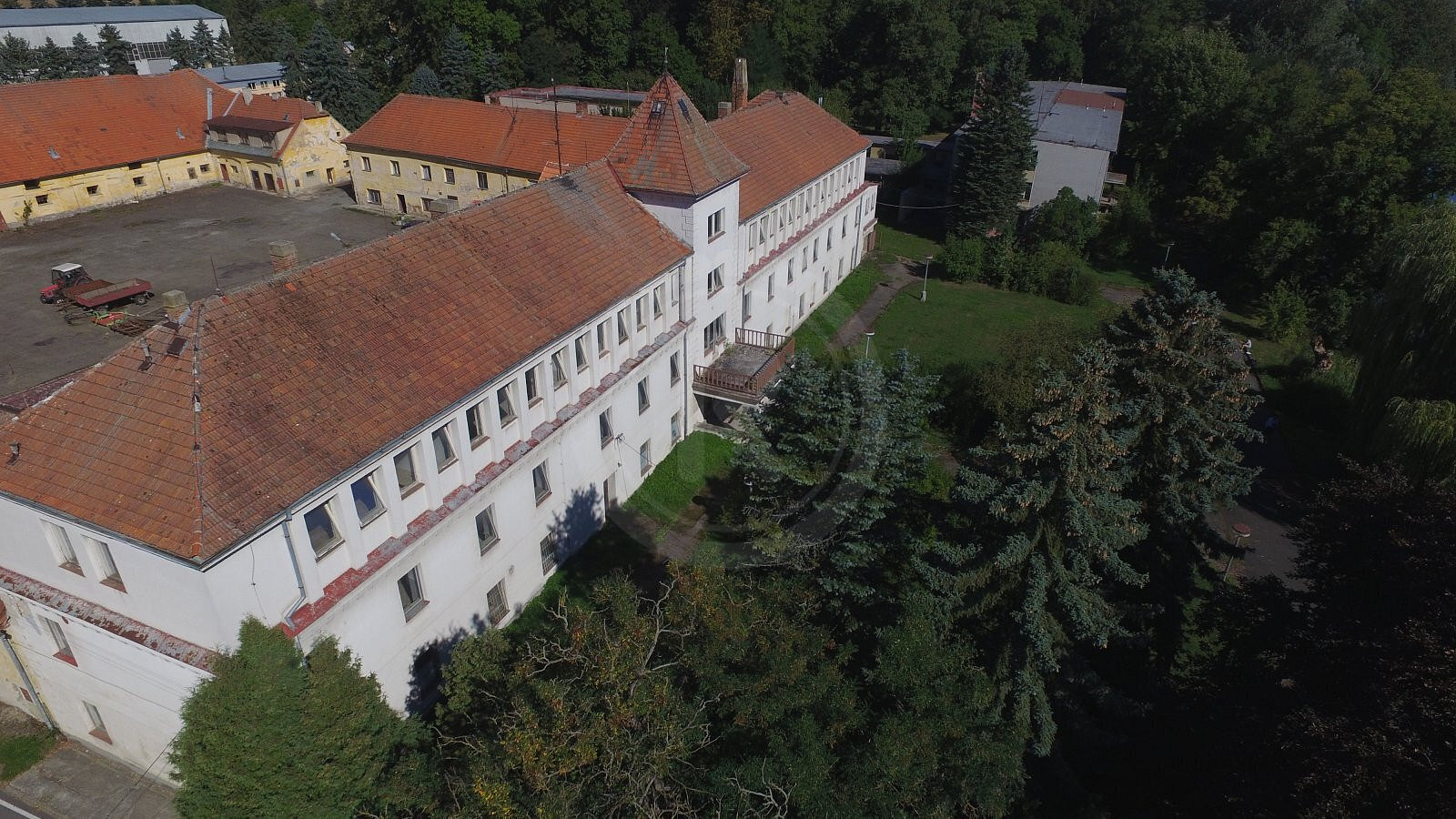 Prodej obchodních prostor 2 355 m² – fotografie 4