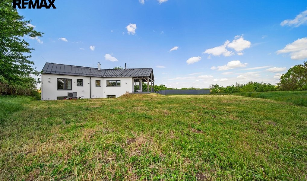 Prodej domu 167 m² s pozemkem 830 m², Šumice – náhled fotky 9