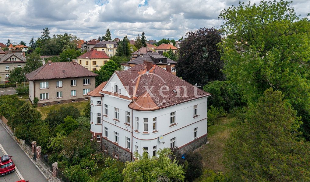 Prodej domu 256 m² s pozemkem 1 475 m², Klatovy – náhled fotky 2
