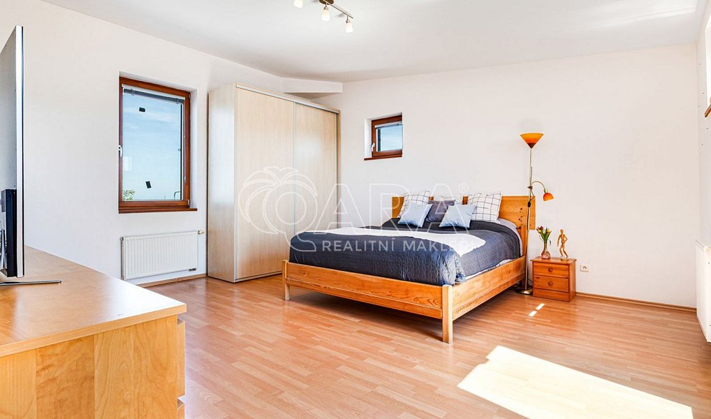 Prodej domu 174 m² s pozemkem 275 m², Zeleneč – náhled fotky 14