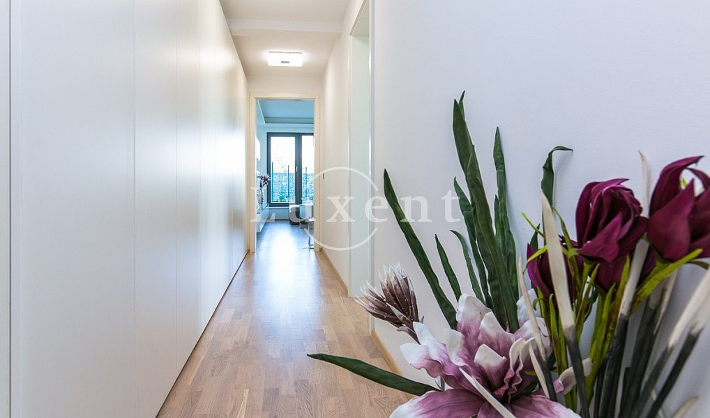 Pronájem bytu 3+kk 156 m², Praha – náhled fotky 10
