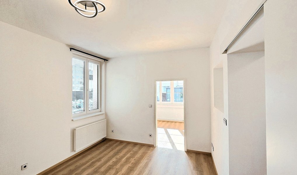 Pronájem bytu 2+kk 38 m², Beroun – náhled fotky 4