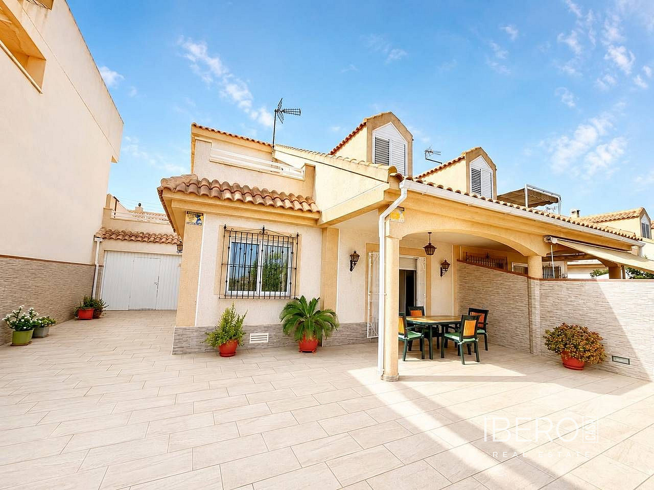 Prodej domu 132 m² s pozemkem 205 m²