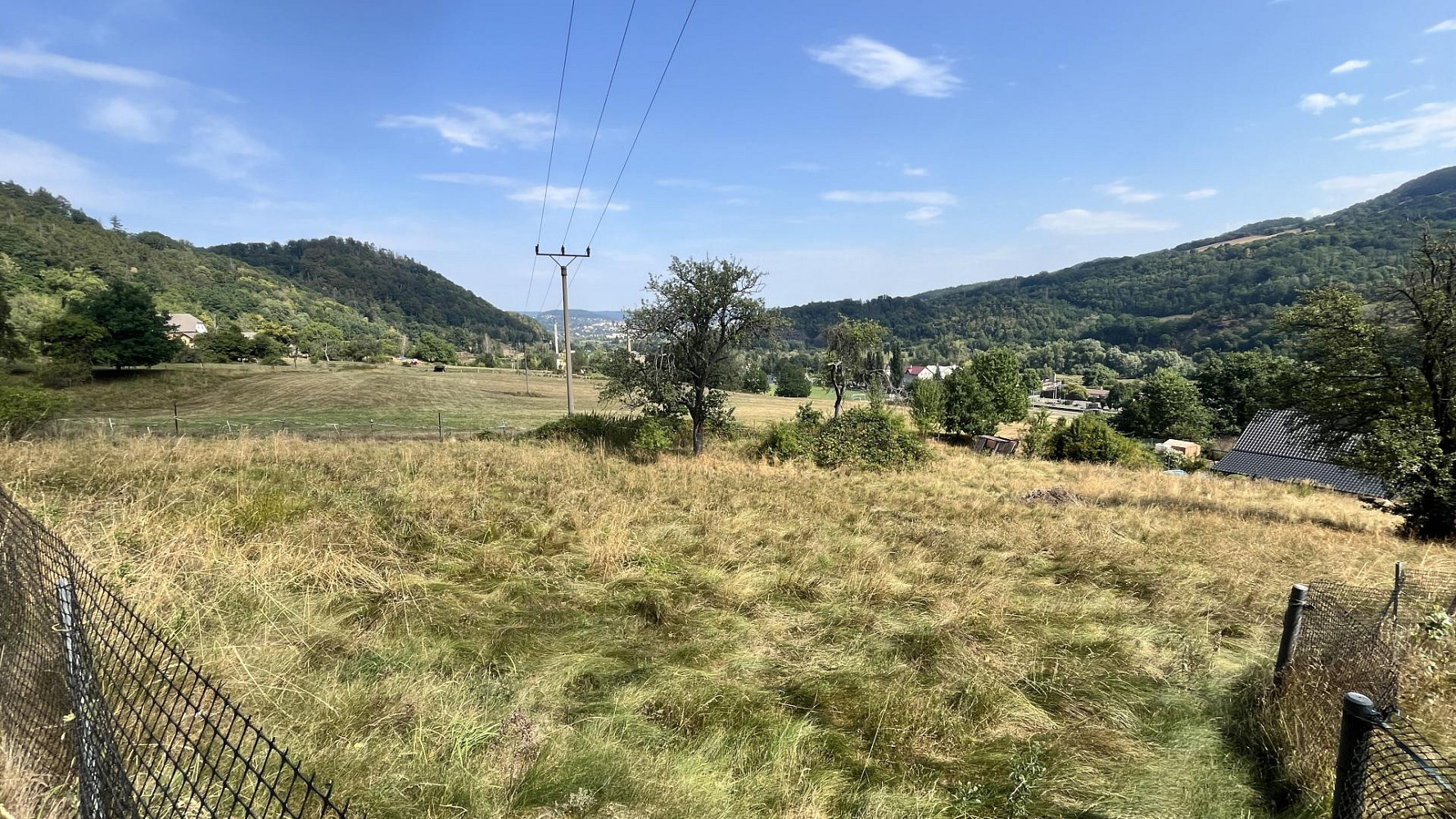 Prodej stavebního pozemku 2 106 m²