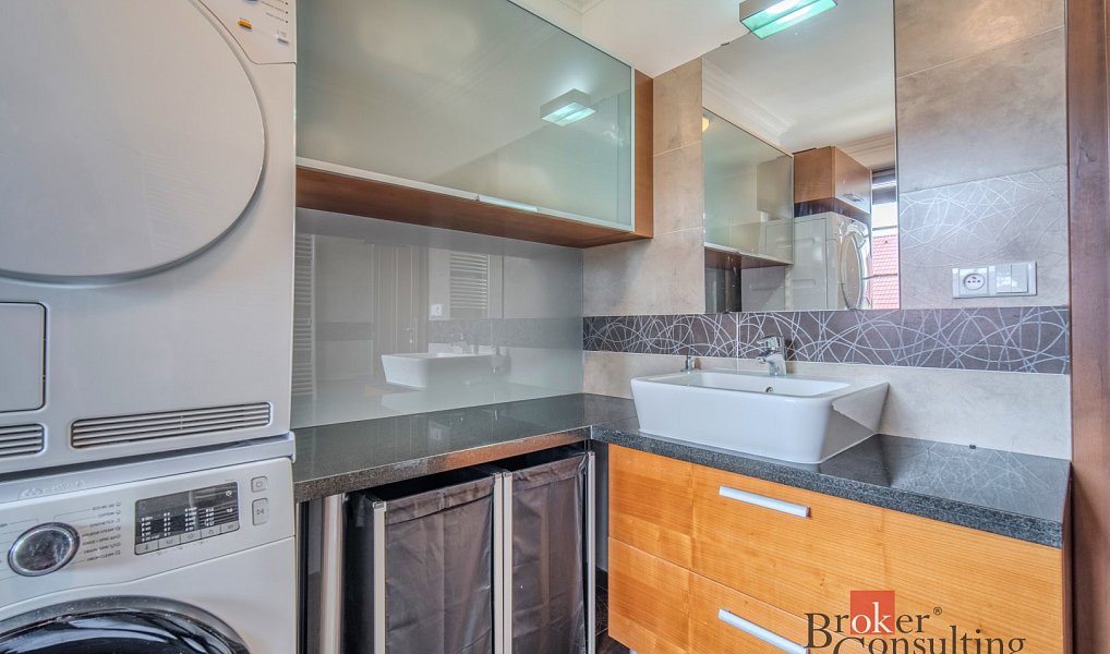 Prodej domu 307 m² s pozemkem 874 m², Praha – náhled fotky 23