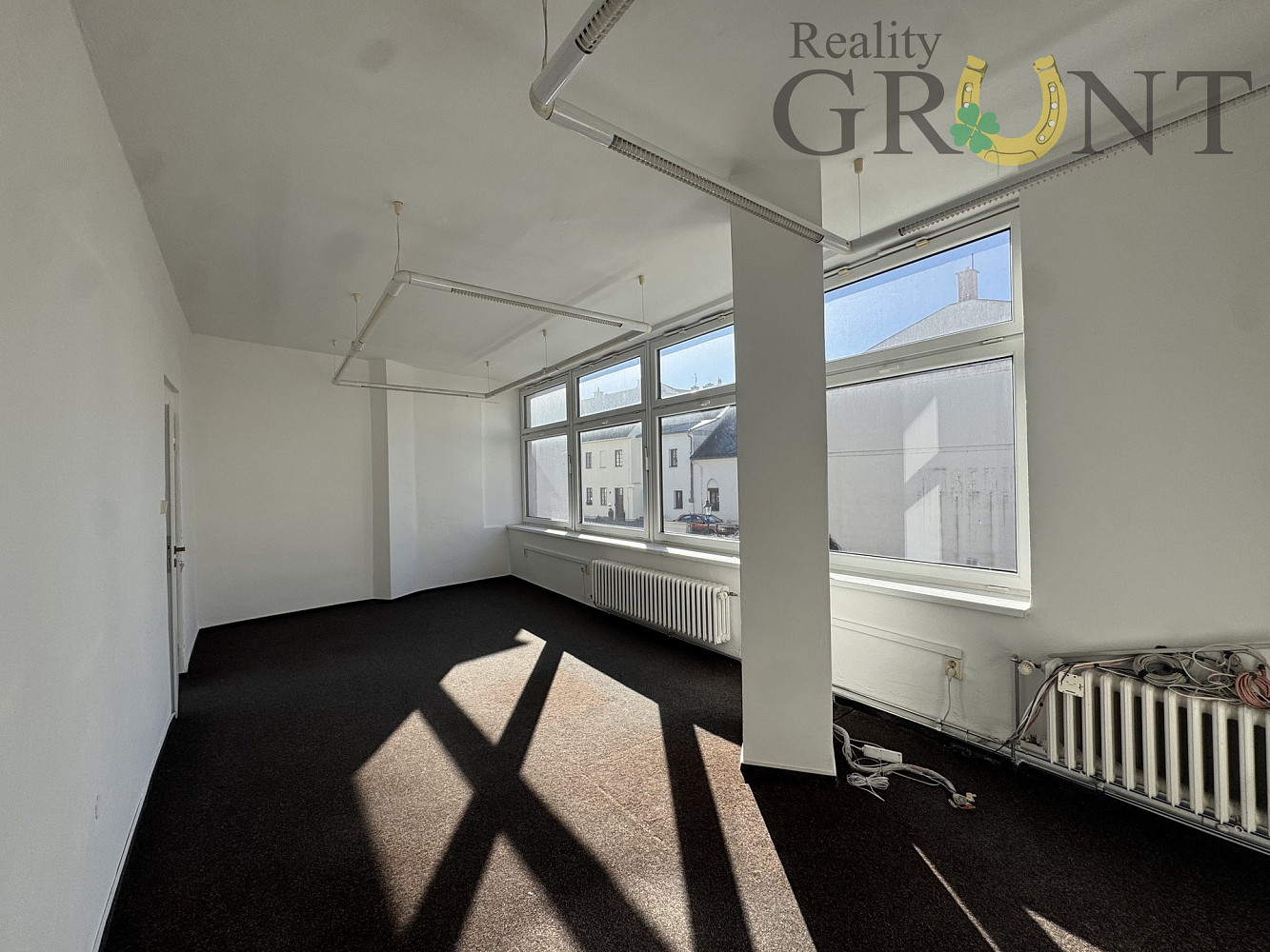 Pronájem obchodních prostor 36 m² – fotografie 2