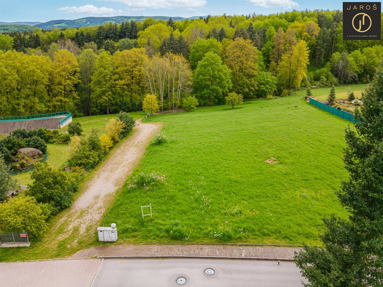 Prodej stavebního pozemku 2 088 m²