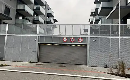 Pronajmu garážové stání v ulici Návarovská, Praha 9 - Prosek, novostavba projektu Krocínka, Praha