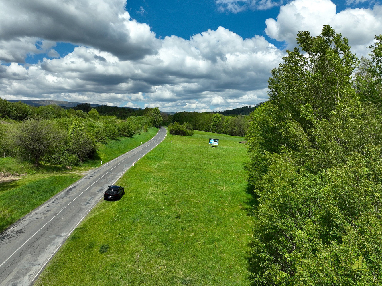 Prodej komerčního pozemku 2 000 m² – fotografie 3