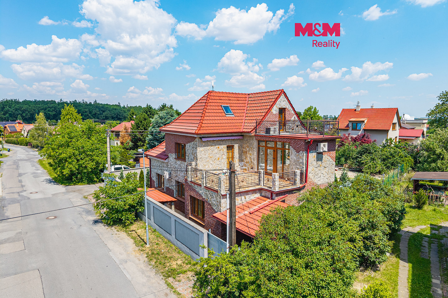 Prodej domu 234 m² s pozemkem 851 m²