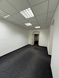 Pronájem kanceláře 68 m² – fotografie 4