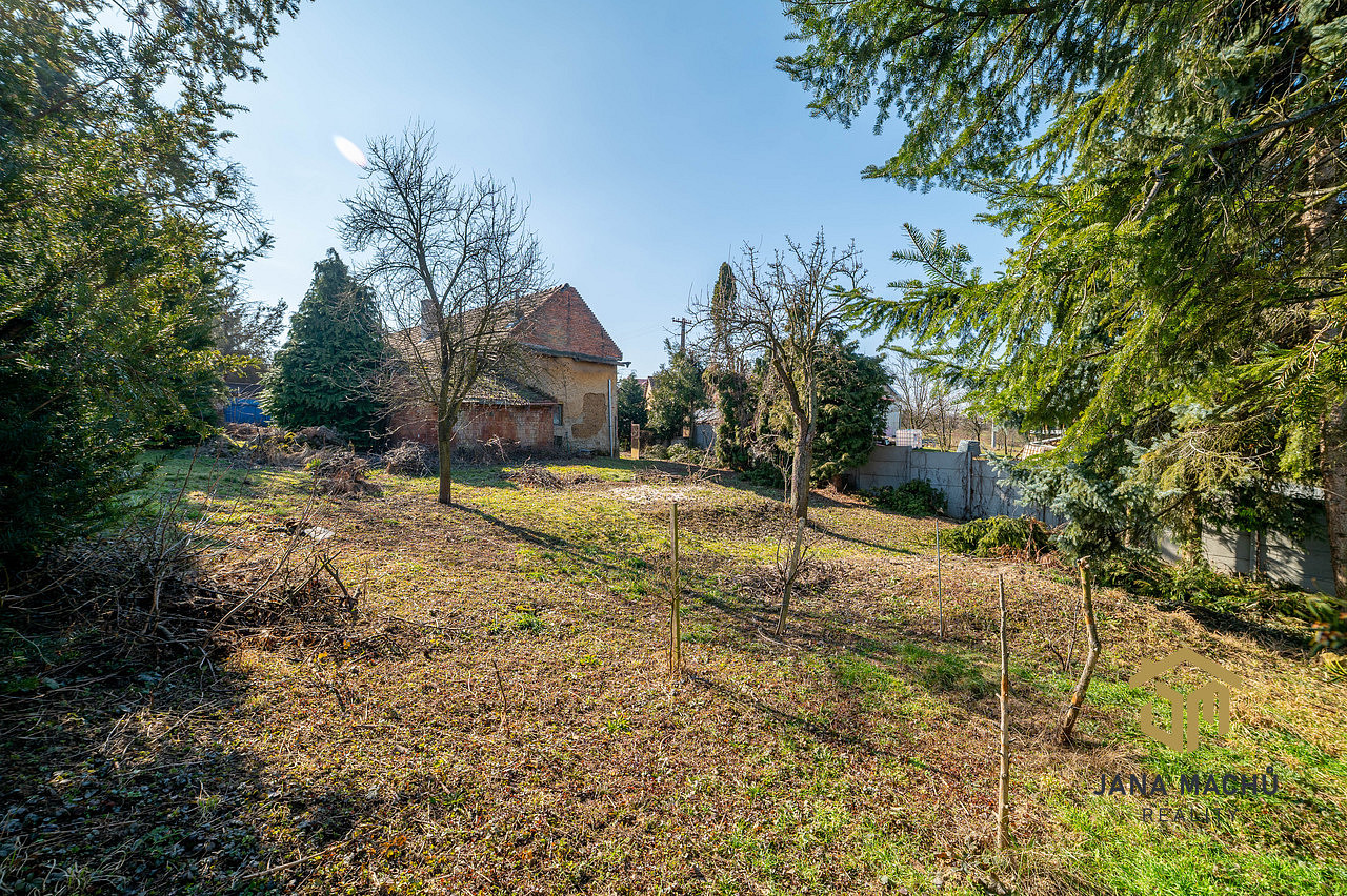 Prodej stavebního pozemku 1 920 m² – další