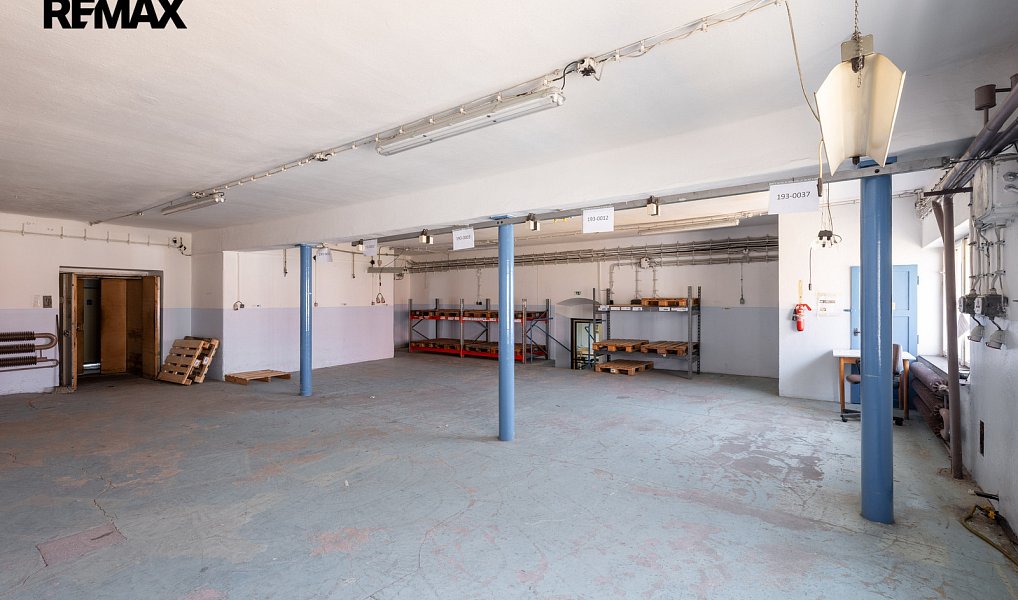 Prodej výrobních prostor 1 115 m², Nové Hrady – náhled fotky 20
