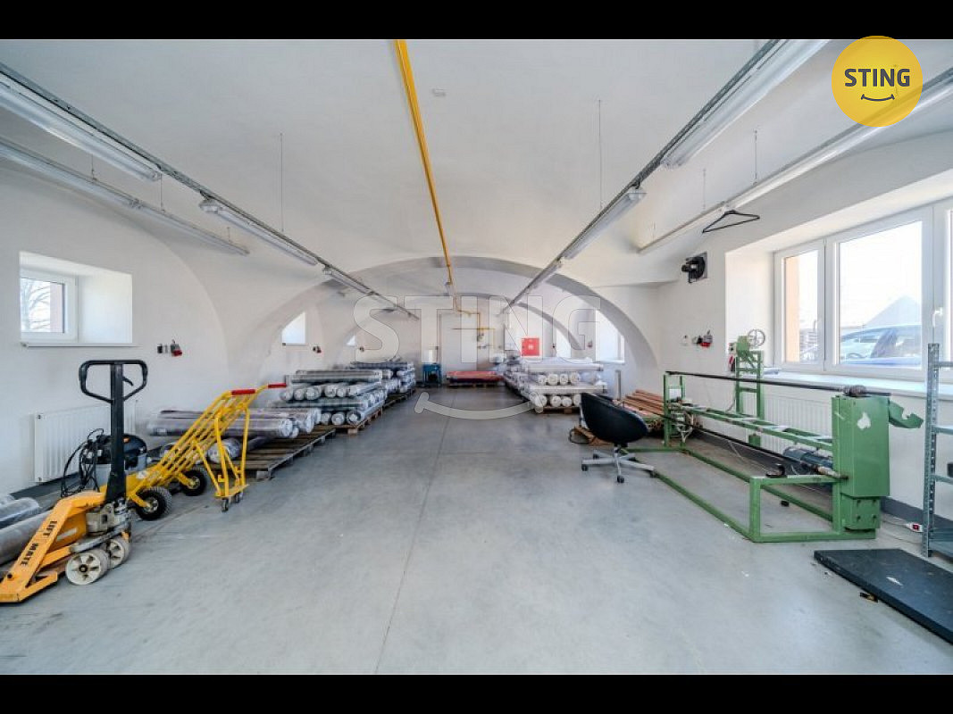 Pronájem skladovacích prostor 220 m² – pohled 3