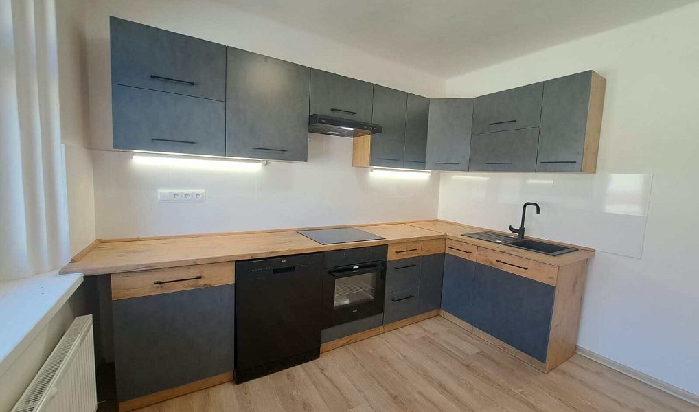 Pronájem bytu 3+kk 80 m², Chomutov – náhled fotky 2