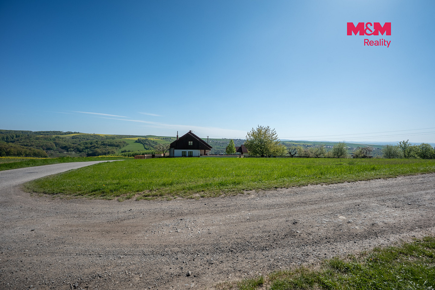 Prodej stavebního pozemku 1 300 m² – fotografie 3
