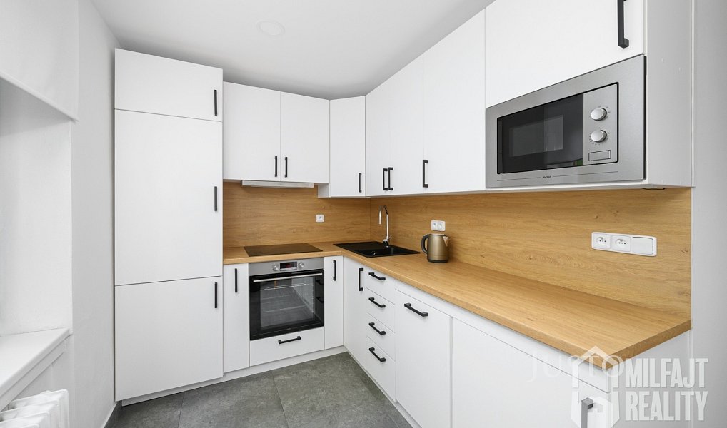 Pronájem bytu 3+1 65 m², Liberec – fotka 1 z 18