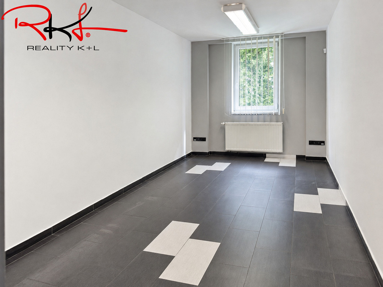 Pronájem kanceláře 32 m² – fotografie 2