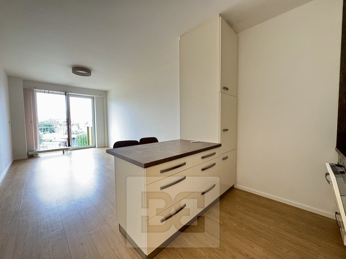 Pronájem bytu 2+kk 56 m² — photo 2