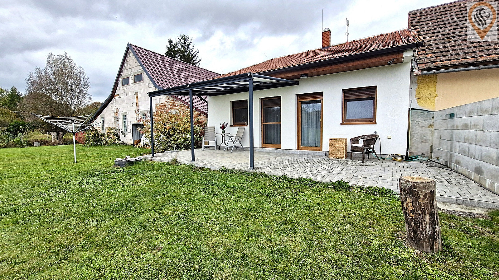Prodej domu 70 m² s pozemkem 901 m² – fotografie 2