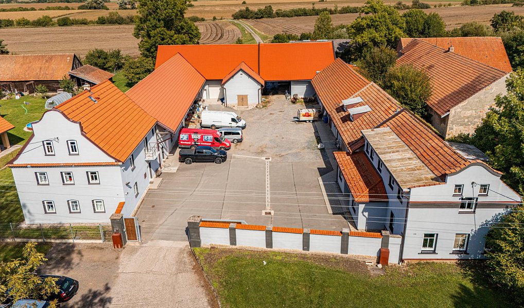 Pronájem komerčního prostoru, 3580 m², Horní Roveň - Pardubice, Dolní Roveň