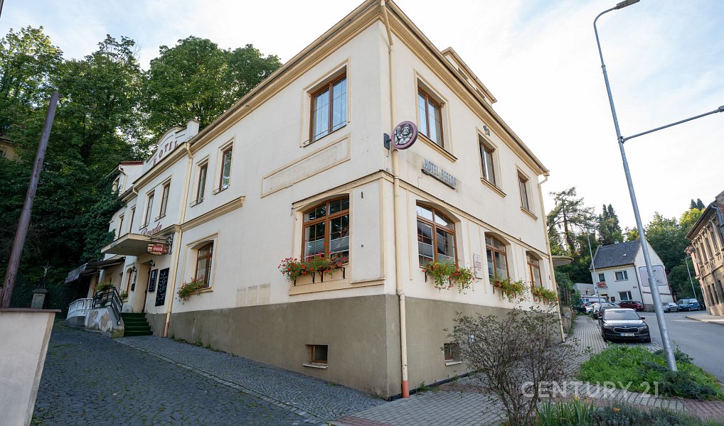 Prodej ubytovacího objektu 1 130 m², Mimoň – náhled fotky 3