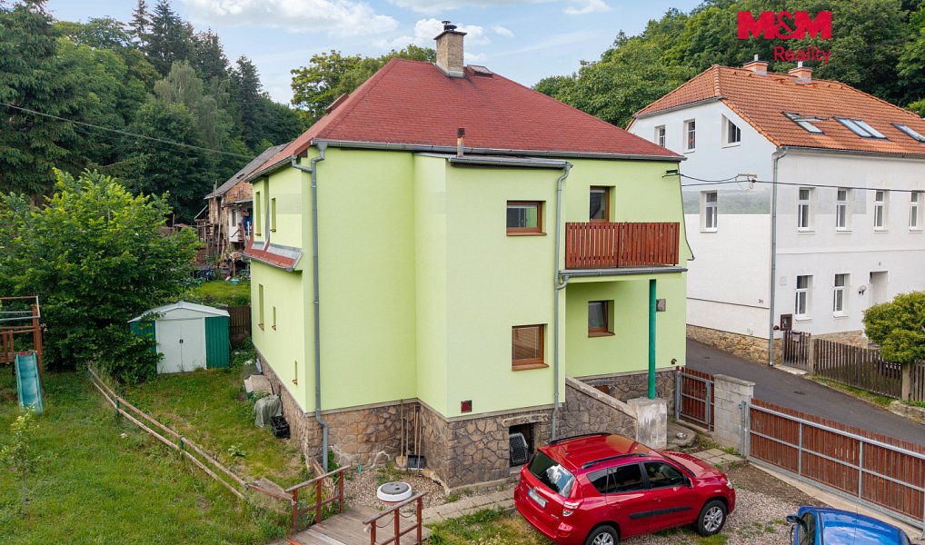 Prodej domu 149 m² s pozemkem 877 m², Hrob – náhled fotky 2