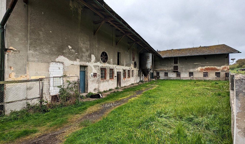 Prodej výrobních prostor 1 900 m², Svijanský Újezd – náhled fotky 16