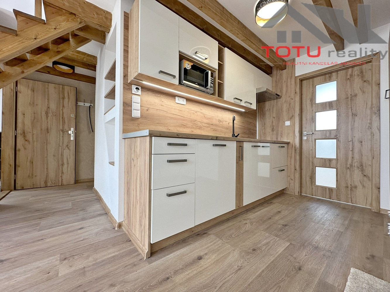 Pronájem bytu 3+kk 67 m² – fotografie 3