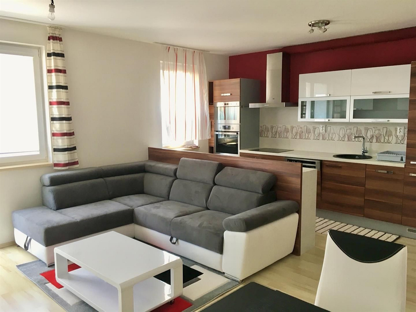 Pronájem bytu 3+kk 66 m² — photo 4