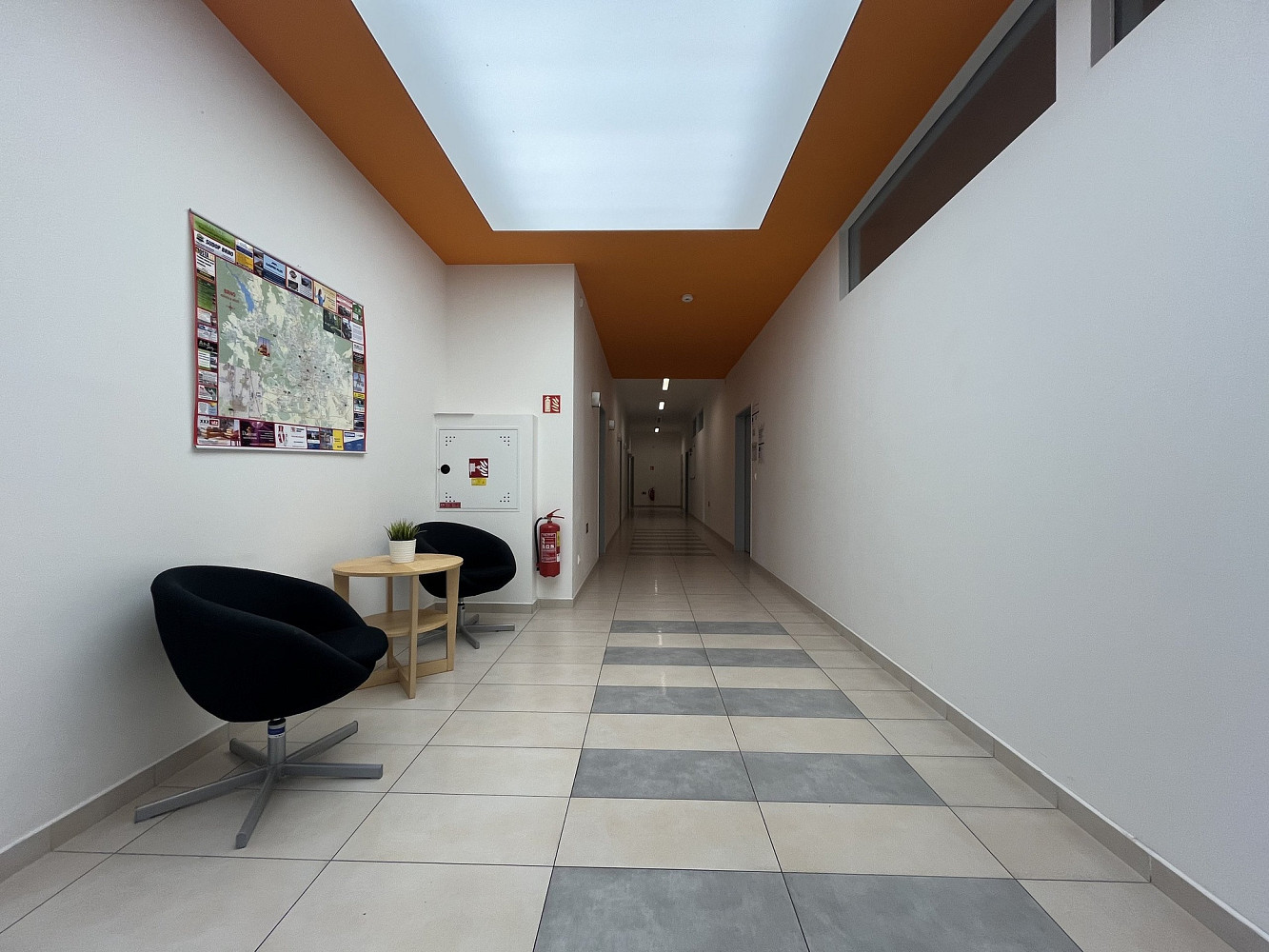 Pronájem kanceláře 57 m² – fotografie 5