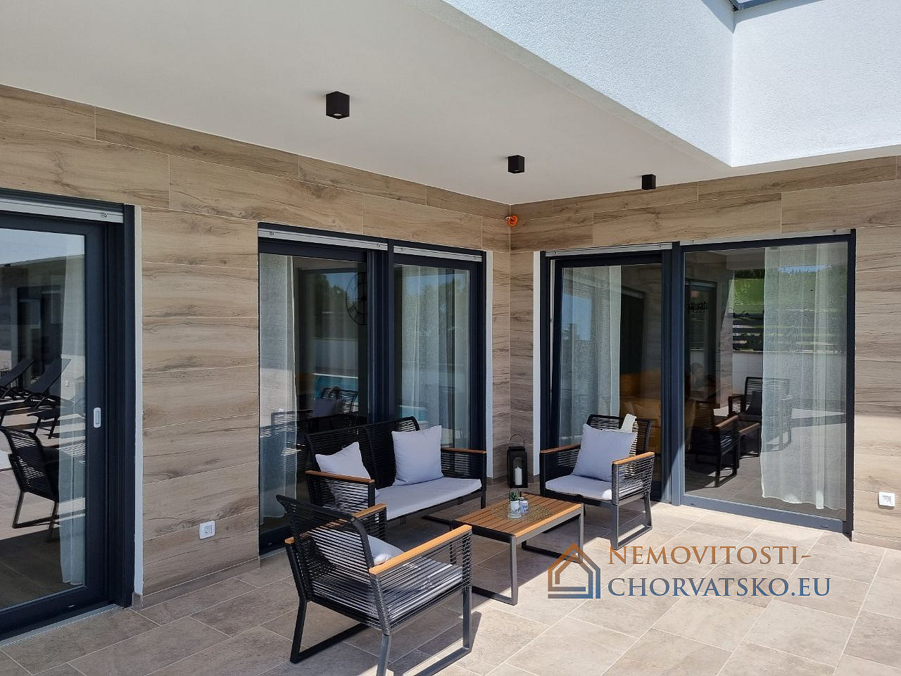Prodej domu 220 m² s pozemkem 895 m² - Widok 4