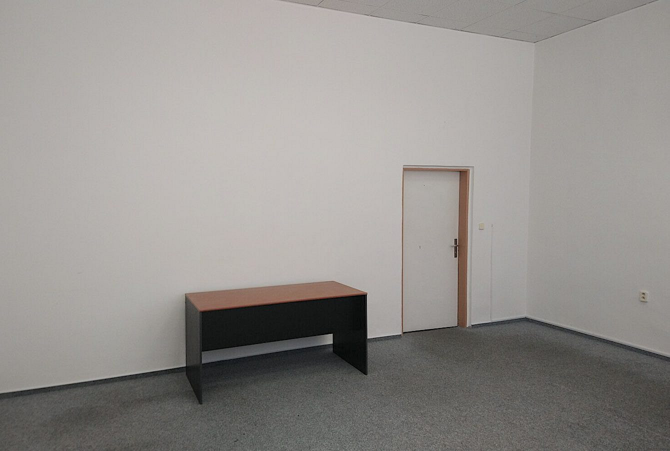 Pronájem kanceláře 148 m² – fotografie 4