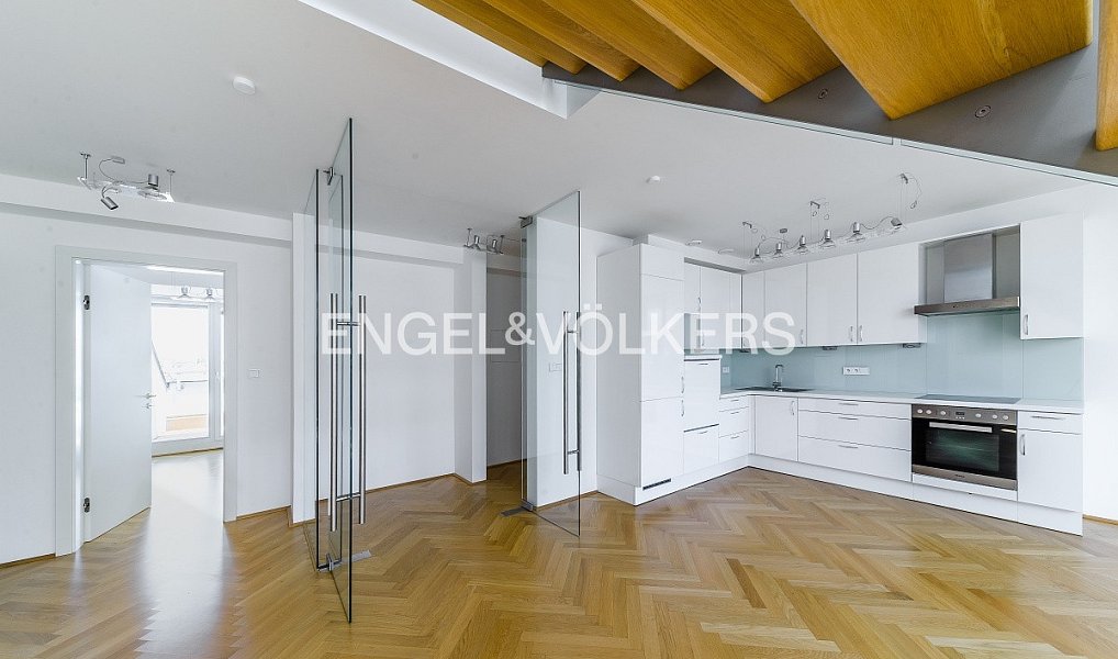 Pronájem bytu 4+kk 168 m², Praha – náhled fotky 2