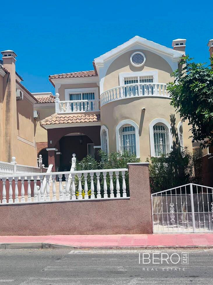 Prodej domu 89 m² s pozemkem 136 m²
