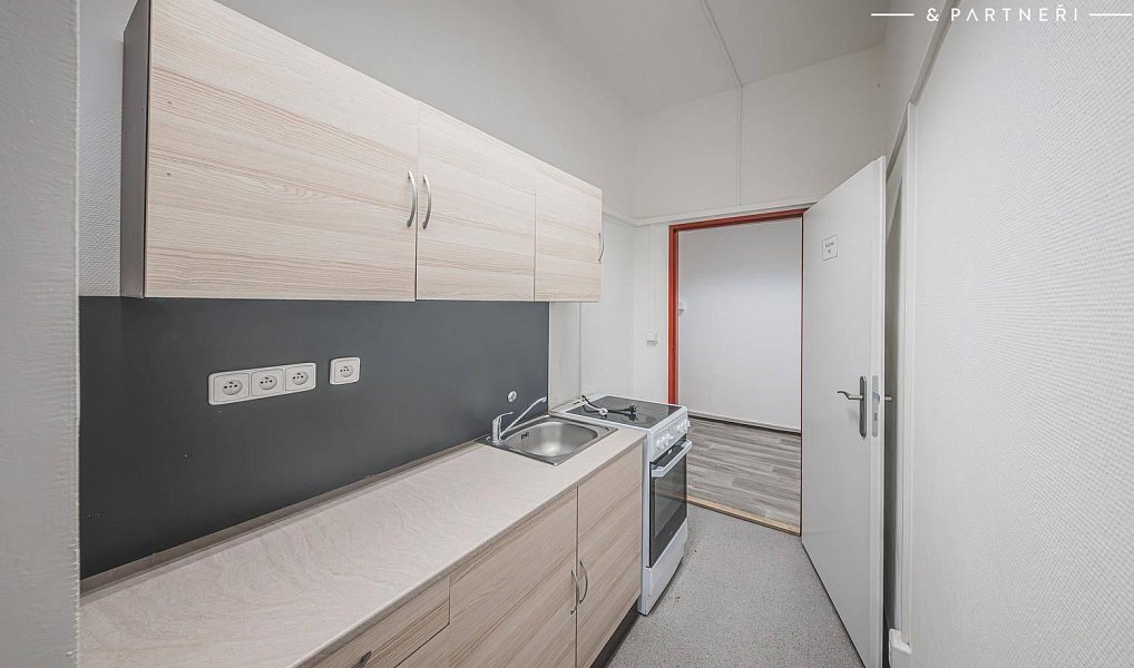Pronájem bytu 2+1 90 m², Hradec Králové – náhled fotky 3