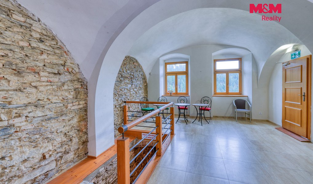Prodej domu 1 250 m² s pozemkem 2 106 m², Manětín – náhled fotky 10