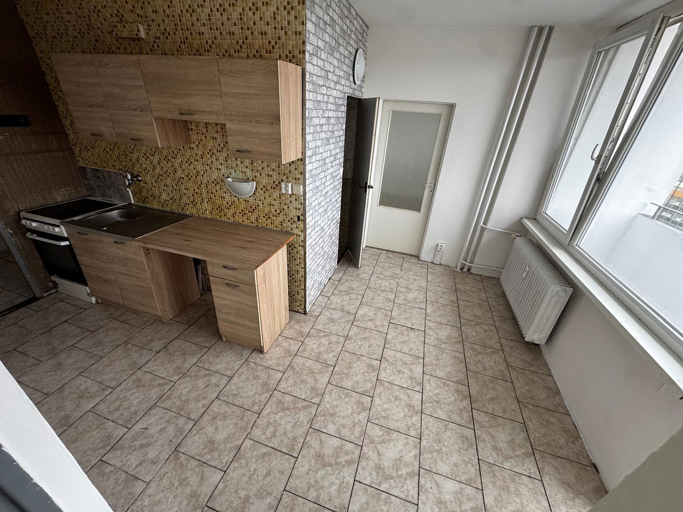 Pronájem bytu 3+1 63 m² – pohled 2