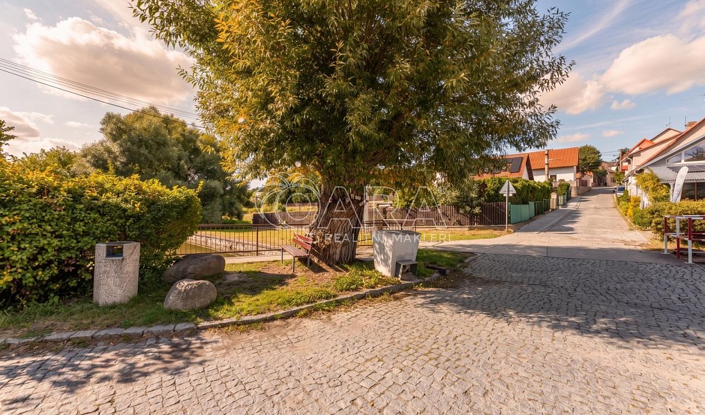 Prodej stavebního pozemku 1 555 m², Krhanice – náhled fotky 12