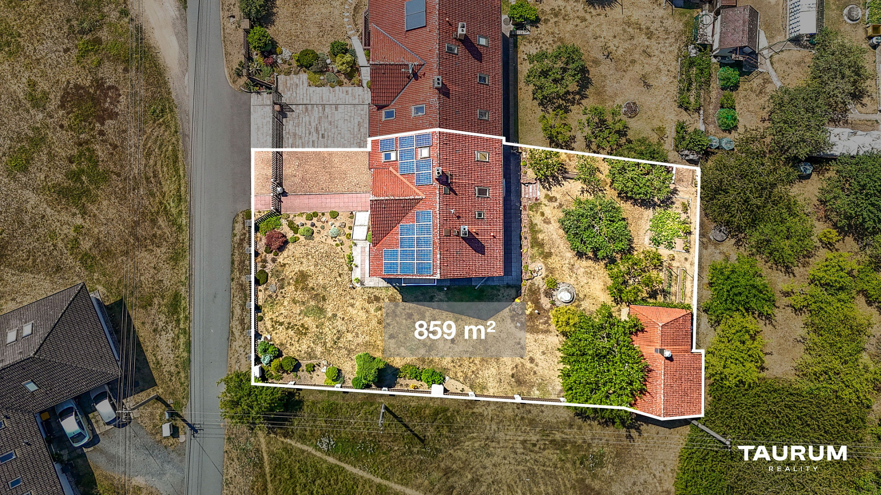 Prodej domu 311 m² s pozemkem 859 m² – fotografie 2