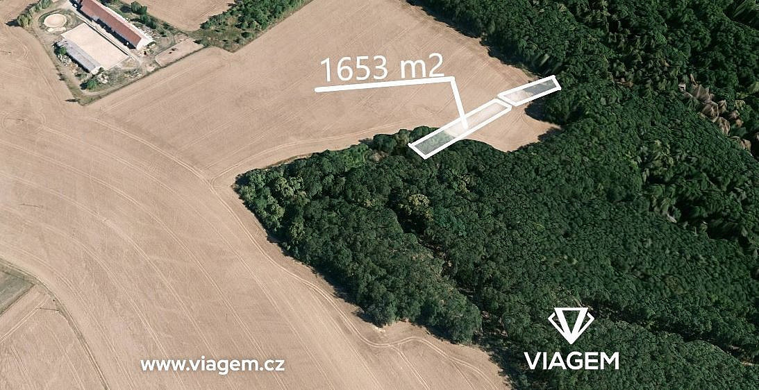 Pole 1 653 m²