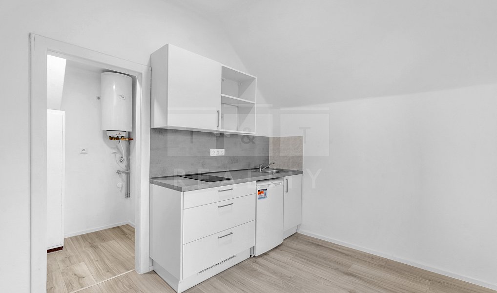 Pronájem bytu 2+1 55 m², Vamberk – náhled fotky 2