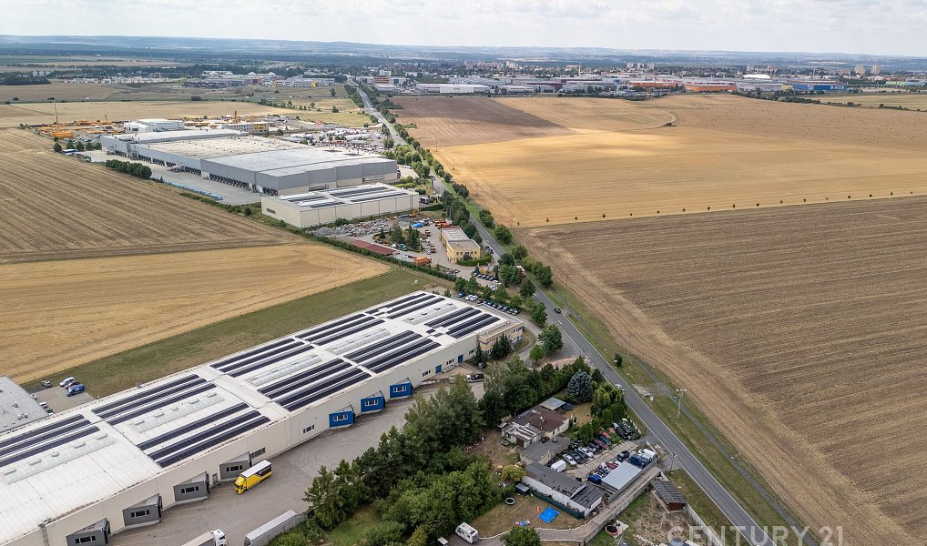 Prodej domu 145 m² s pozemkem 2 417 m², Radonice – náhled fotky 16