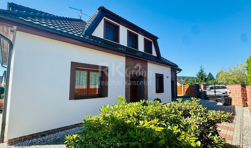 Prodej domu 213 m² s pozemkem 682 m², Velká Hleďsebe – náhled fotky 23
