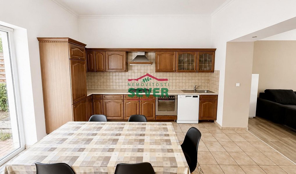 Prodej domu 194 m² s pozemkem 197 m², Teplice – náhled fotky 2